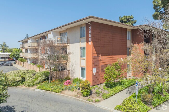 Photo - Parkmont Gardens Apartments