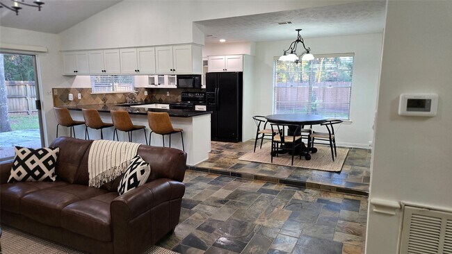 Photo - 2012 E Lacey Oak Cir