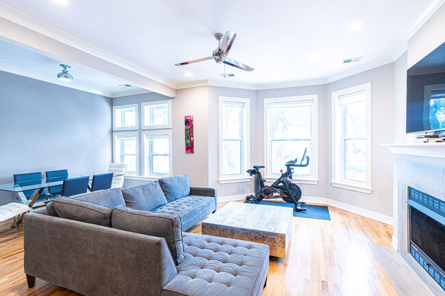 Photo - 3432 S Giles Ave Unidad 3s