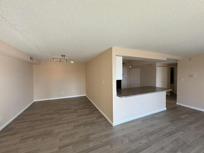 Photo - 16400 N Park Dr