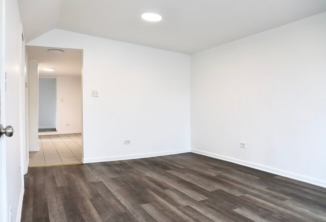 Photo - 2502 W 46th St Unidad 2