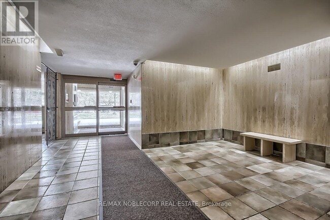 Photo - 19 Four Winds Dr Unit 810