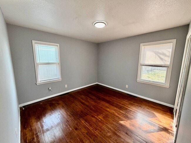 Photo - 6002 Farley Ave