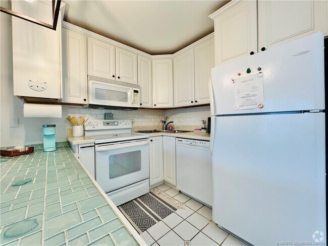 Building Photo - 2400 S Ocean Dr Unit V328 Rental