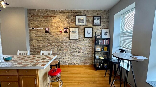 Photo - 1453 W Cortez St Unidad 3