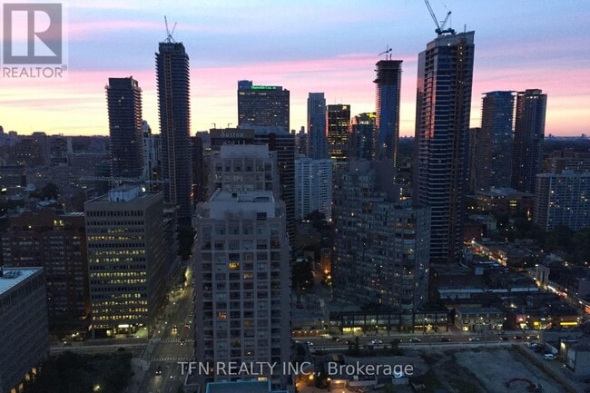 Photo - 37 Grosvenor St Unit 3504
