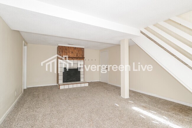 Photo - 1917 Americana Way