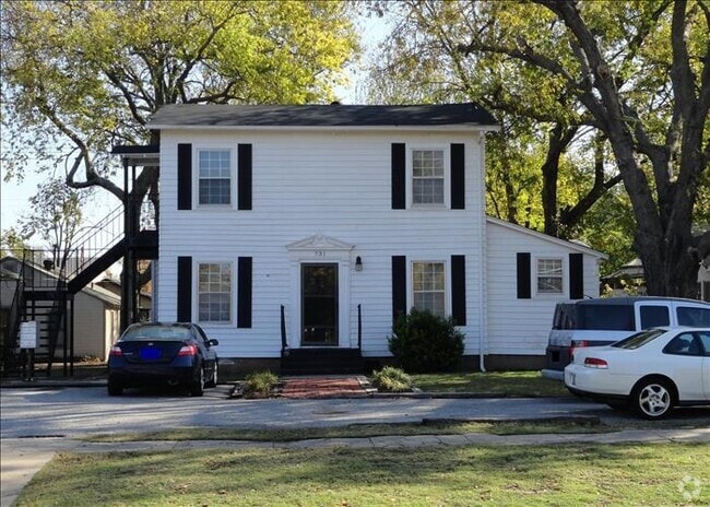 Building Photo - 731 Jenkins Ave Unit 731-B - UTIL. INCL Rental