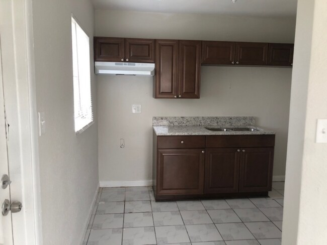 3/2 Orlando Home Ready for Immediate Move In!