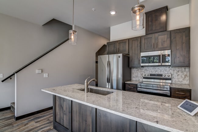 Kitchen - River Ridge Luxury Townhomes