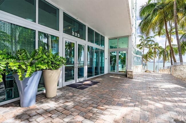 Building Photo - 335 S Biscayne Blvd Unit 908 Rental