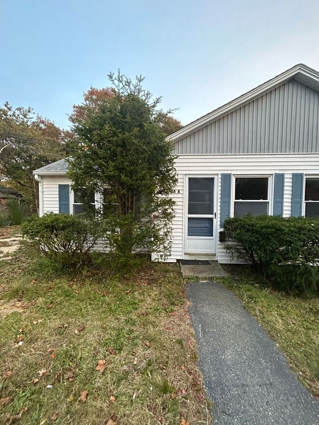 South Sea Ave Duplex Rental For Rent in Yarmouth, MA