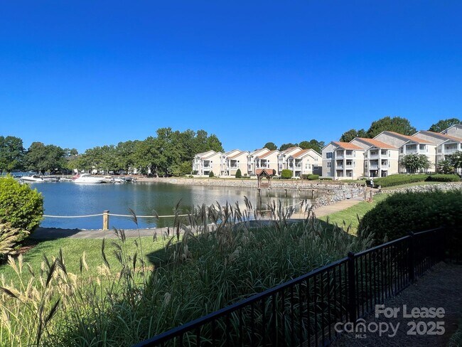 Building Photo - 1140 Torrence Cir