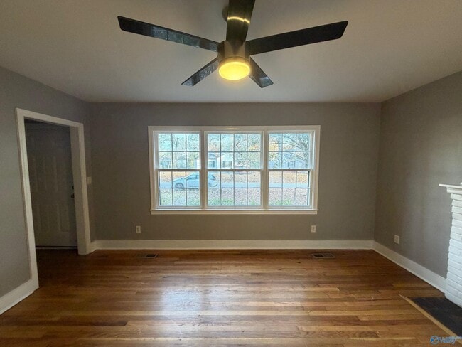 Photo - 1903 Enolam Blvd SE