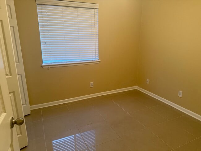 Photo - 6211 Longchamp Dr