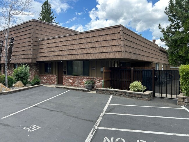 Building Photo - 7600 N Lake Blvd Unit 39
