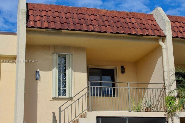 Photo - 16471 Blatt Blvd Unit 204