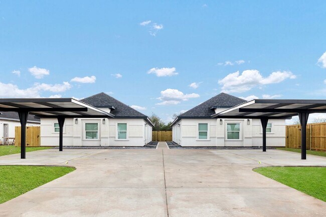 727 Olivarez St Unit 3
