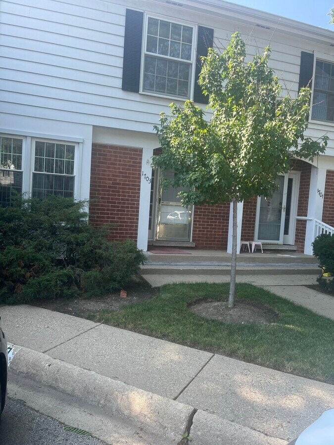 Photo - 1703 Colonial Ln House