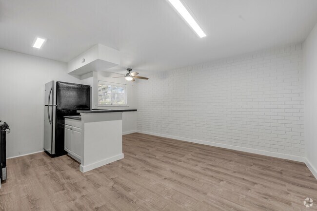 1 habitación, 1 baño - 540 pies cuadrados - Sala de estar/comedor - Shelby2707