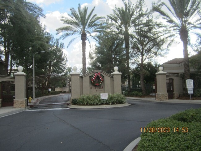 Photo - SPACIOUS PLACENTIA TOWNHOME