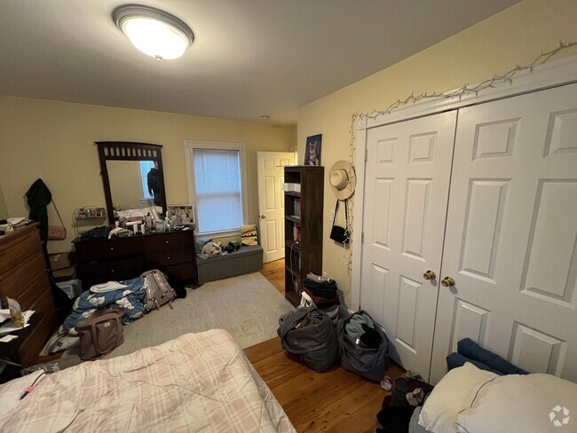 Building Photo - 9 White St Unit 1 Rental
