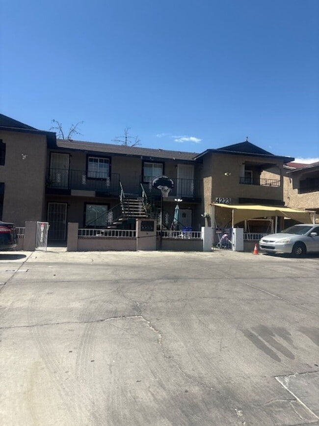 Building Photo - 4223 Zavala St Unit 4/D