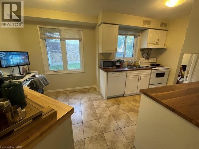 Photo - 375 Kingscourt Dr