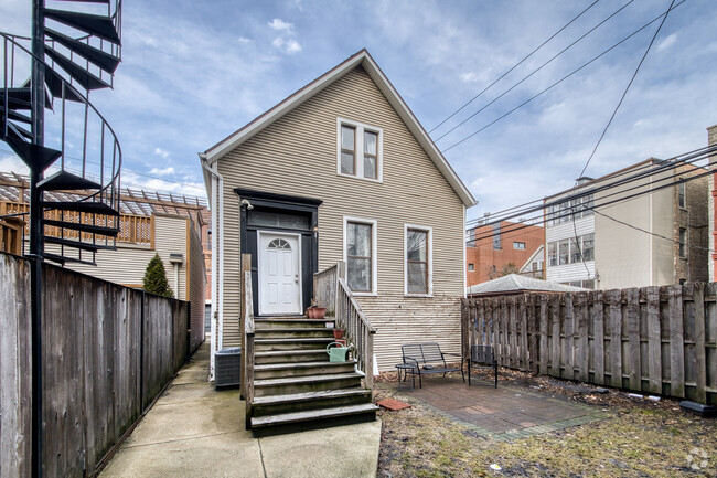 Building Photo - 1214 W Melrose St Unit CH Rental