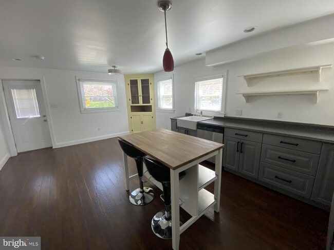 Photo - 106 S Walnut St