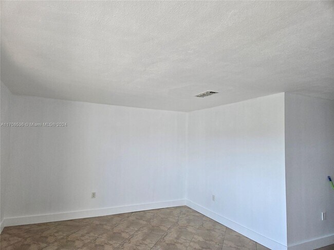 Photo - 9375 Fontainebleau Blvd Unidad L433