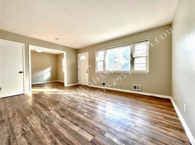 Photo - MOVE IN SPECIAL!! Updated 3 Bed 1 Bath Home In Independence-Available NOW!! MOVE IN SPECIAL $300 ...