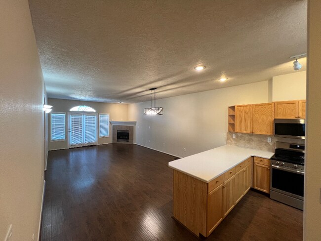 Photo - 98 E Sedgewick Dr