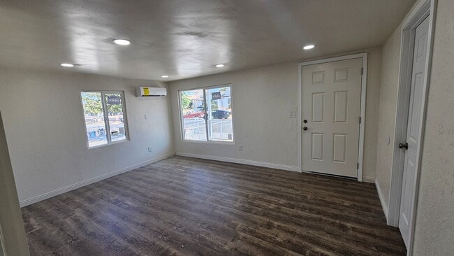 Photo - 218 F St