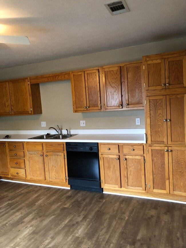 Photo - Charming 3-Bedroom Home in Northfield — Ready to Rent!