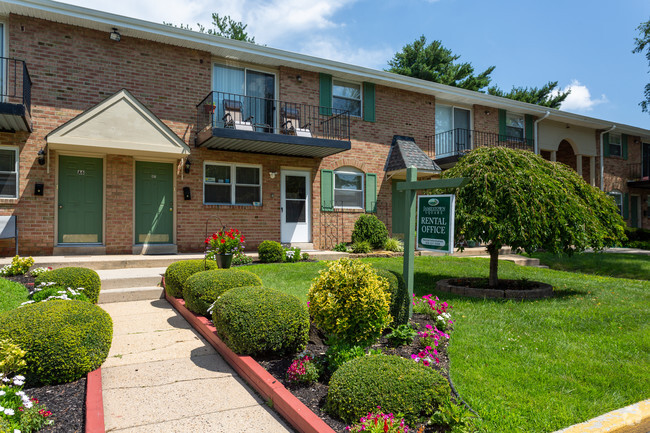 Jamestown Square Apartments - Jamestown Square Apartments