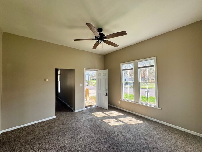 Photo - One Bedroom House Close to Campus!!