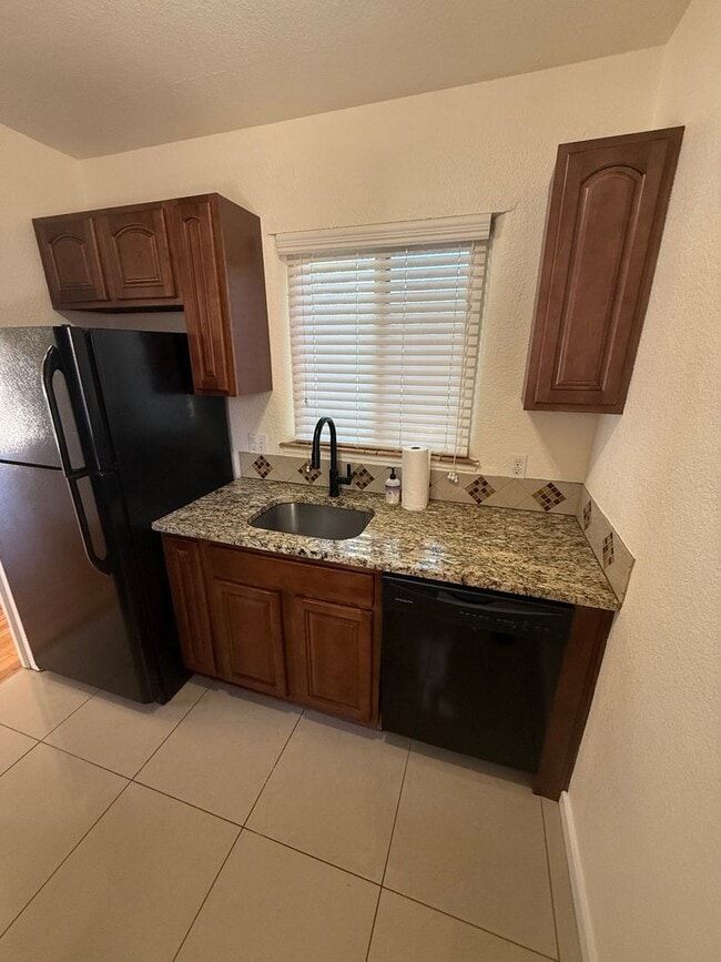 Building Photo - Updated 1 bedroom 1 bath in Mayfair