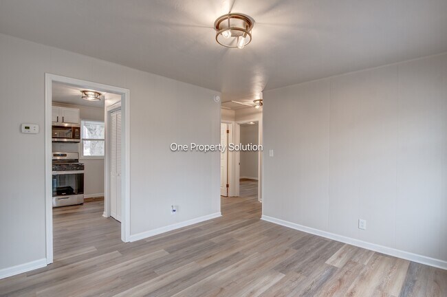 Photo - 2886 Greene St