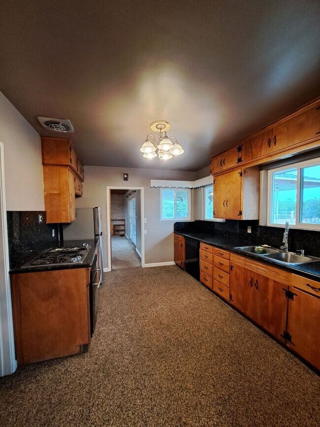 Photo - 3BR Country Style Home Available NOW!