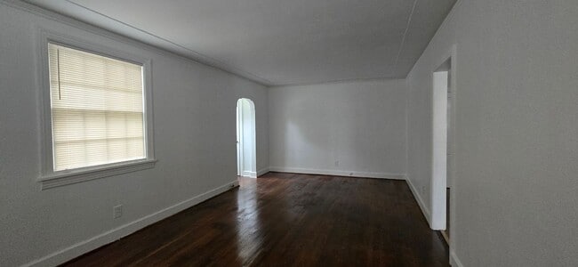1513 E 49th St Unit 1