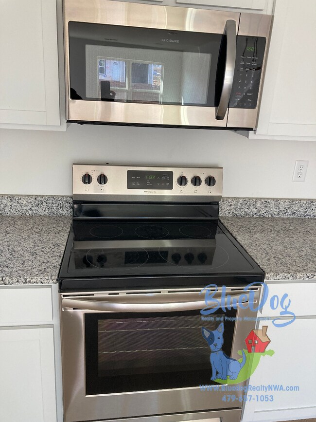 Photo - 3 Bedroom, 2.5 Bath New Duplex!