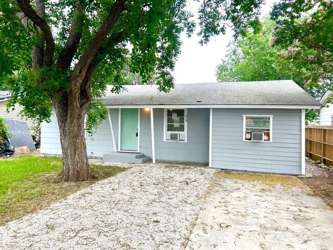 Photo - *COMING SOON* 2 Bedroom / 1 Bath Home Near Olmos Park!