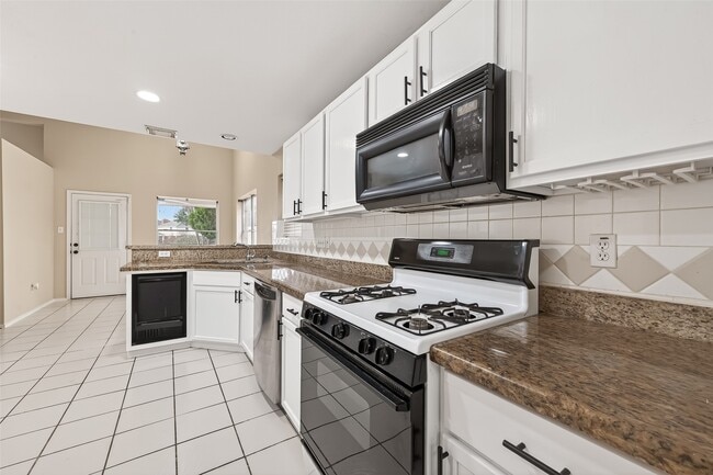 Photo - 23035 Canal Rd