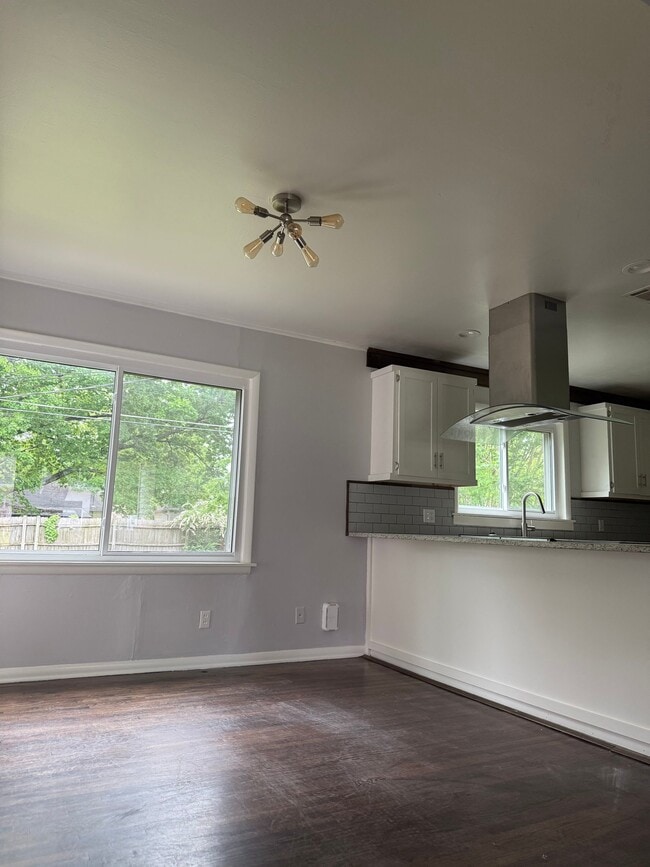 Photo - 322 S 6th St