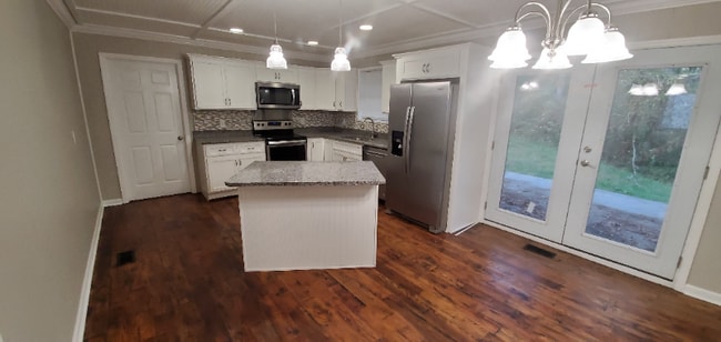 Photo - 210 Dogwood Cir