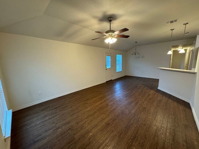 Photo - 1537 Justin Lp Unit A