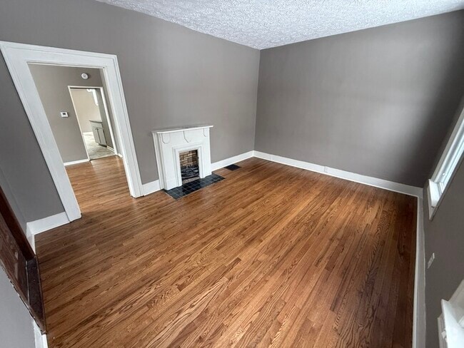 Building Photo - 240 Arch St Rental