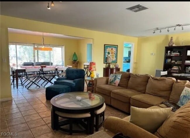 Photo - 313 SE 16th Pl