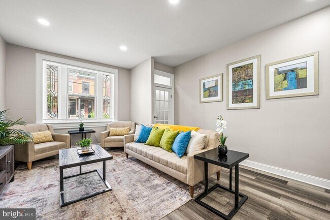Building Photo - 930 N 30th St Rental